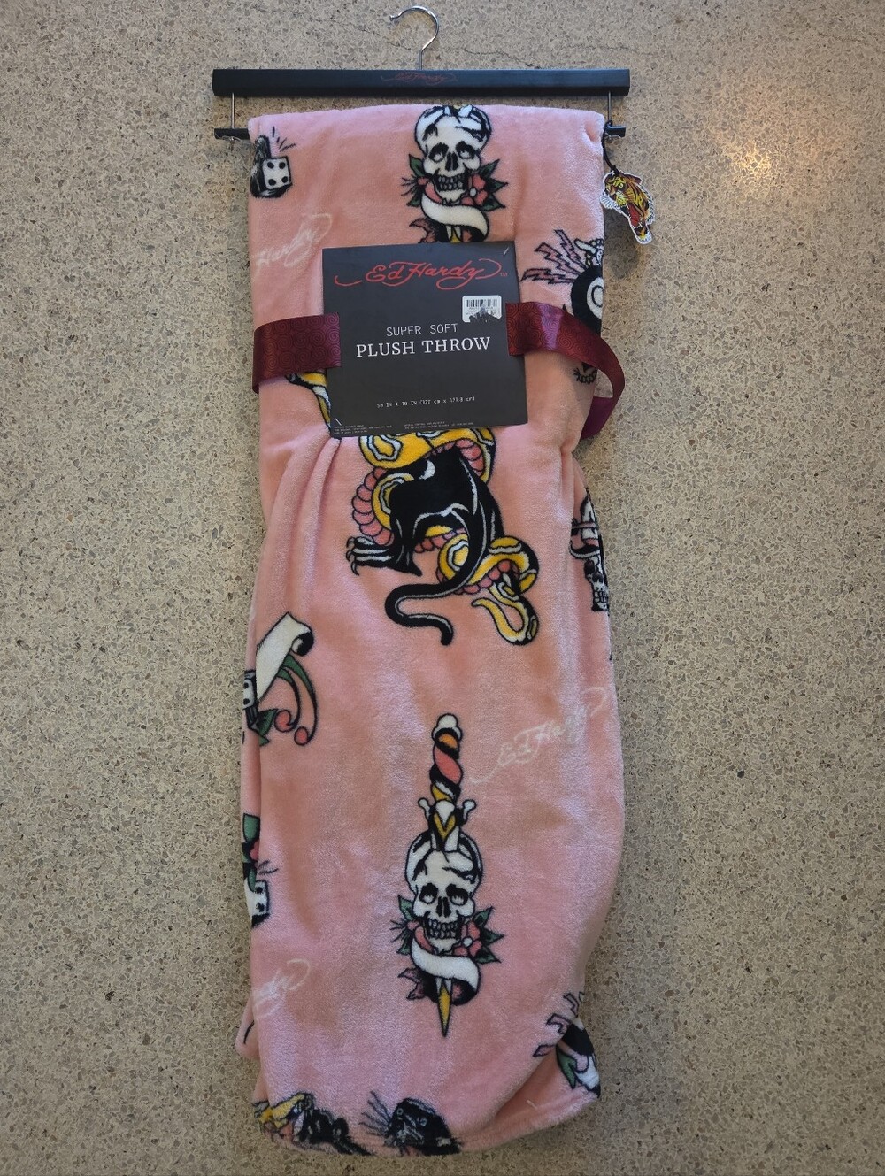 NEW Ed Hardy Plush Throw Blanket Pink Tattoo Print 50 X 70 Skull Panther